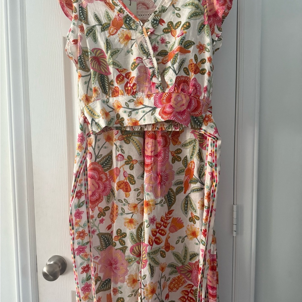 NWT Designer 2 pc Floral Linen Outfit